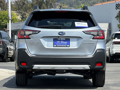 Used 2023 Subaru Outback Limited AWD/4WD image 4