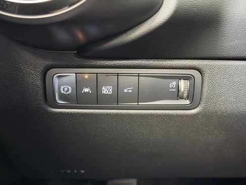 Used 2024 Chevrolet Equinox EV RS FWD image 40
