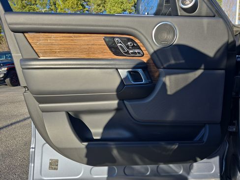 Used 2019 Land Rover Range Rover HSE image 28