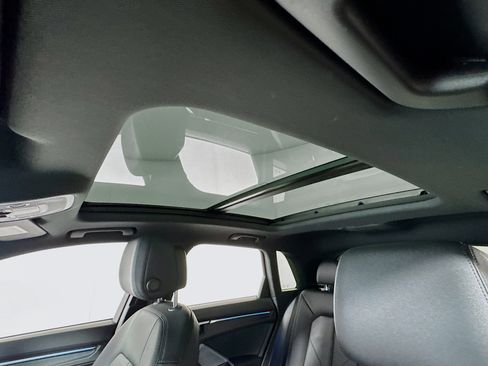 Used 2023 Audi Q3 2.0T Premium Plus w/ Premium Plus Package image 4