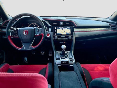 Used 2018 Honda Civic Type R image 21
