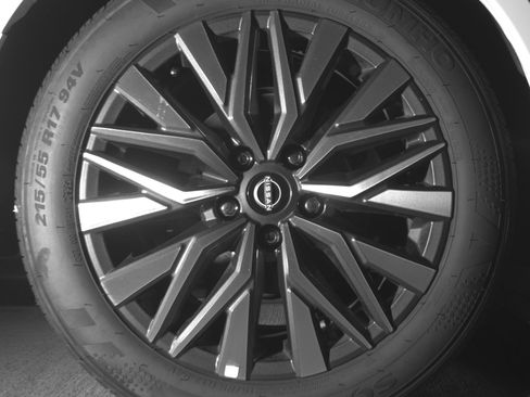 Used 2025 Nissan Altima 2.5 SV image 15