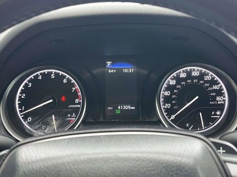 Used 2024 Toyota Camry SE image 30