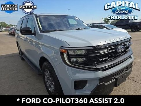 Used 2025 Ford Expedition Max Active RWD image 3