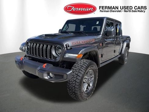 Used 2025 Jeep Gladiator Mojave w/ Convenience Group AWD/4WD image 11