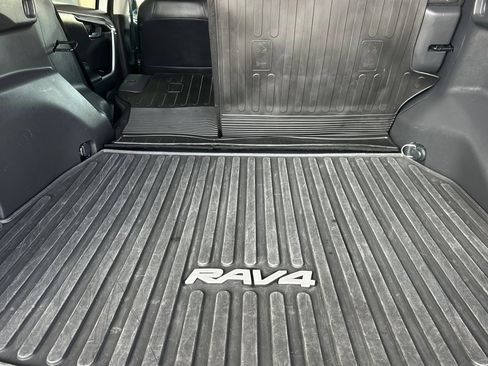 Used 2023 Toyota RAV4 XLE Premium image 17
