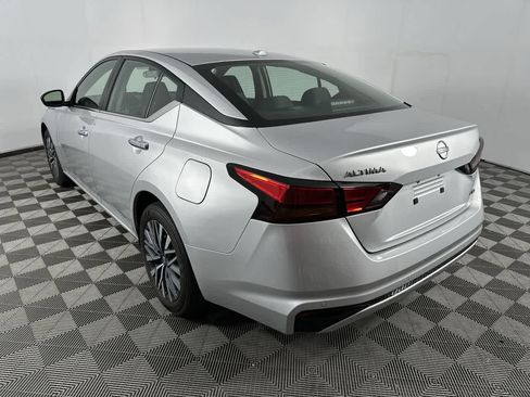 Used 2024 Nissan Altima 2.5 SV image 6