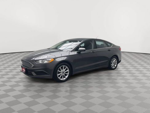 Used 2017 Ford Fusion SE w/ Fusion SE Technology Package FWD image 32