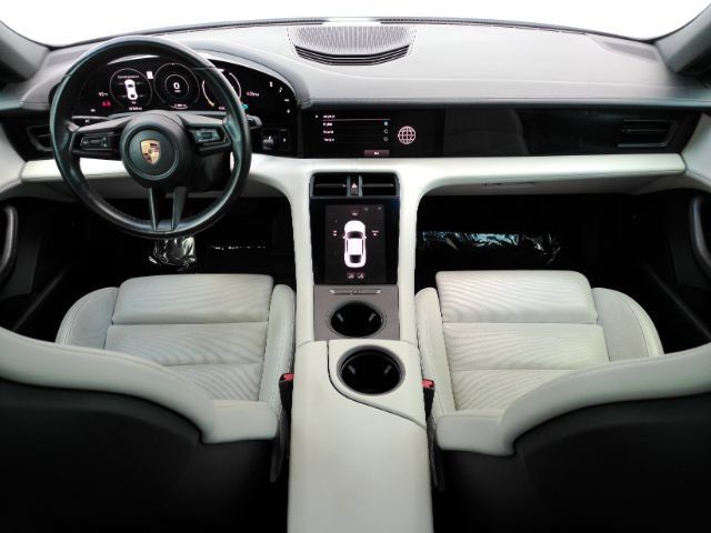 Used 2022 Porsche Taycan RWD image 3