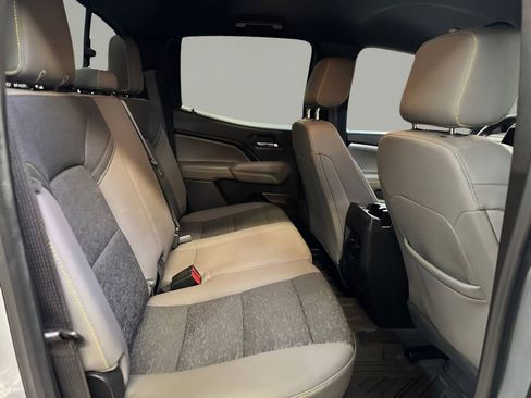 Used 2024 Chevrolet Colorado ZR2 w/ Technology Package image 10