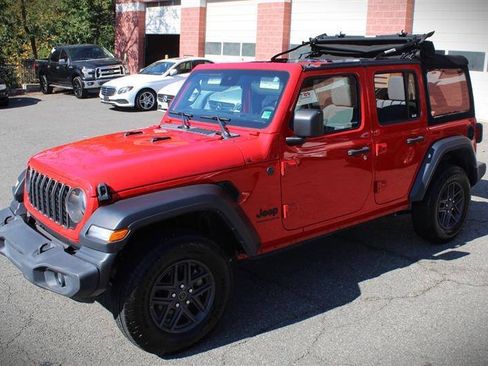 Used 2024 Jeep Wrangler Unlimited Sport AWD/4WD image 11