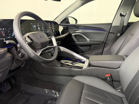 Certified 2025 Audi Q5 Premium w/ Convenience Package image 24