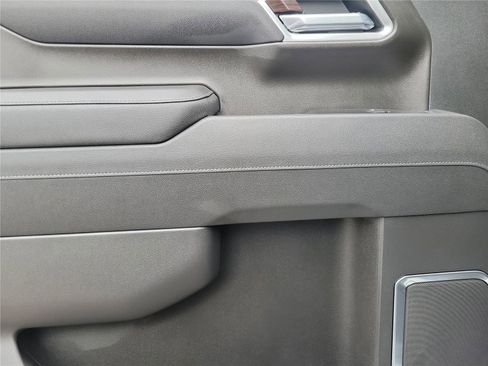 New 2026 GMC Sierra 1500 SLT image 15