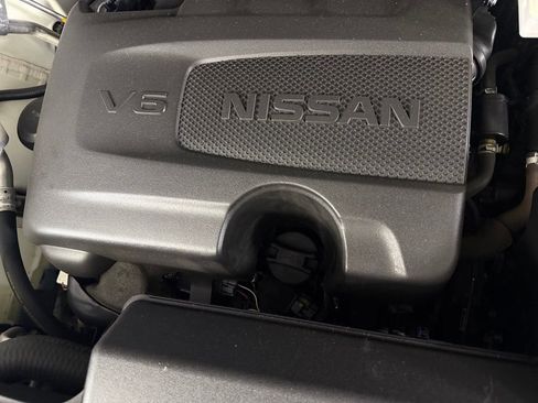 Used 2024 Nissan Pathfinder SL FWD image 35