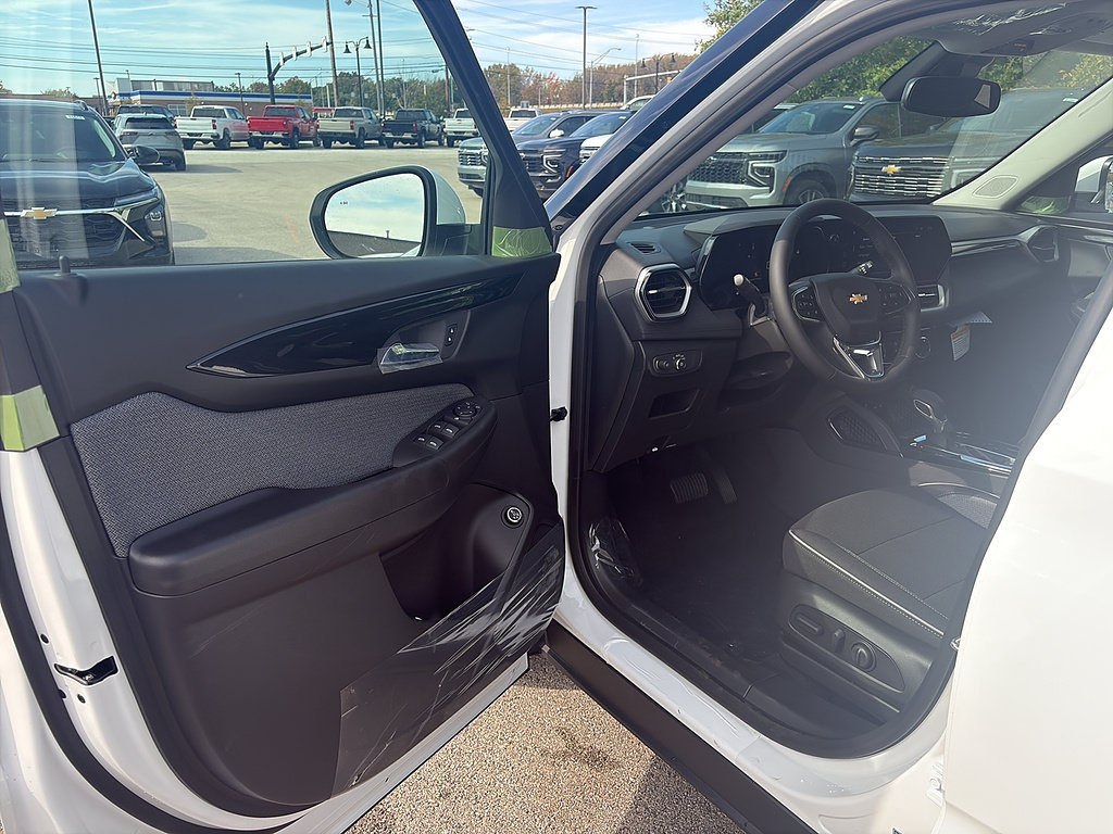 New 2026 Chevrolet TrailBlazer LT w/ Convenience Package FWD image 10