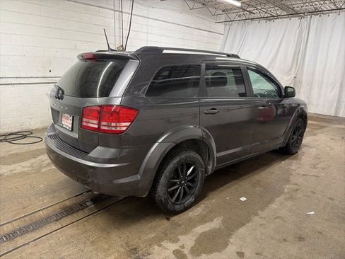 Used 2020 Dodge Journey SE w/ SE Popular Equipment Group image 4