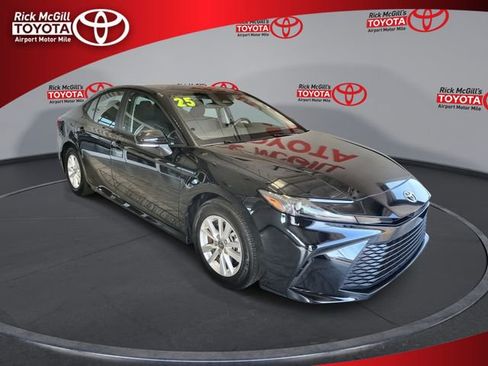 Used 2025 Toyota Camry LE FWD image 1