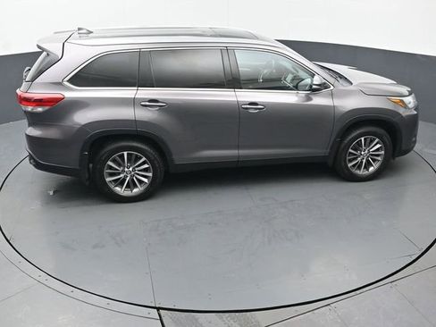 Certified 2019 Toyota Highlander XLE image 45