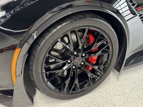 Used 2016 Chevrolet Corvette Z06 w/ 2LZ Preferred Equipment Group RWD image 38