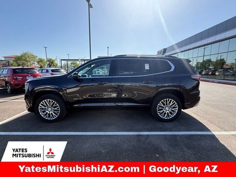 Used 2025 GMC Acadia Denali w/ LPO, Floor Liner Package image 7