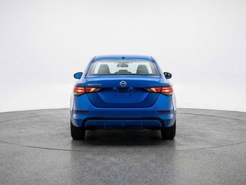 Used 2025 Nissan Sentra SV image 7