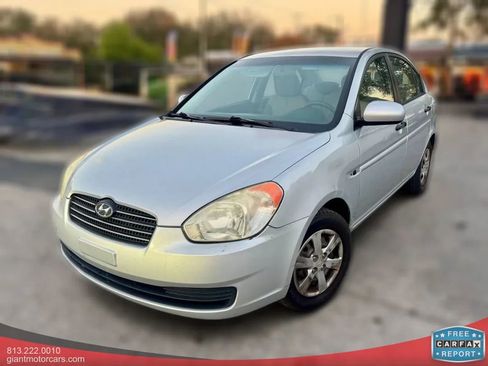 Used 2010 Hyundai Accent GLS image 1