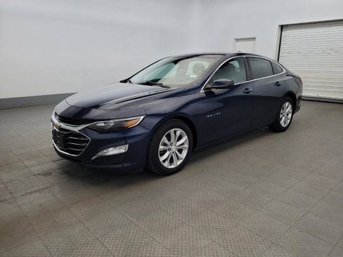 Used 2020 Chevrolet Malibu LT FWD image 2