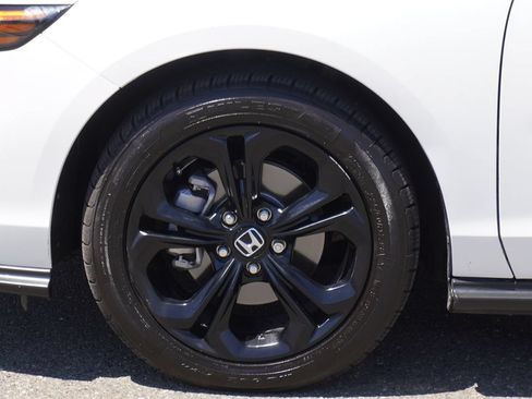 Used 2025 Honda Accord SE image 4