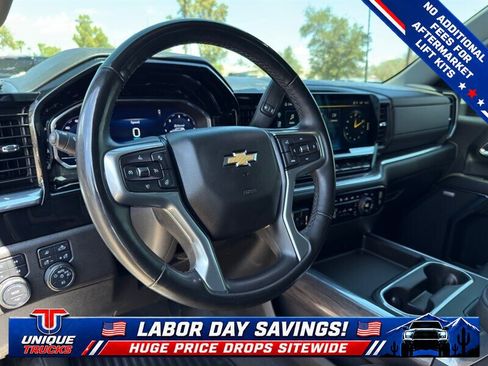 Used 2024 Chevrolet Silverado 2500 LTZ w/ LTZ Convenience Package AWD/4WD image 19