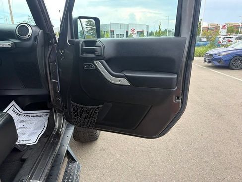 Used 2016 Jeep Wrangler Unlimited Sahara w/ Connectivity Group AWD/4WD image 8