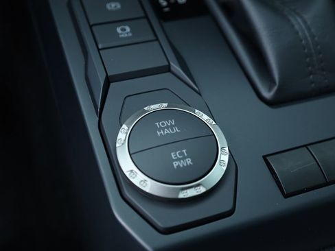 Used 2025 Toyota Tacoma SR5 image 12