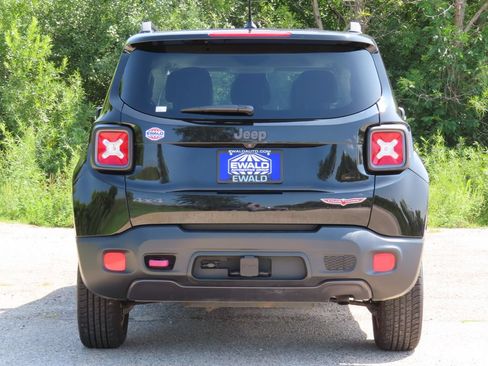 Used 2017 Jeep Renegade Trailhawk w/ Premium Trailhawk Package AWD/4WD image 15