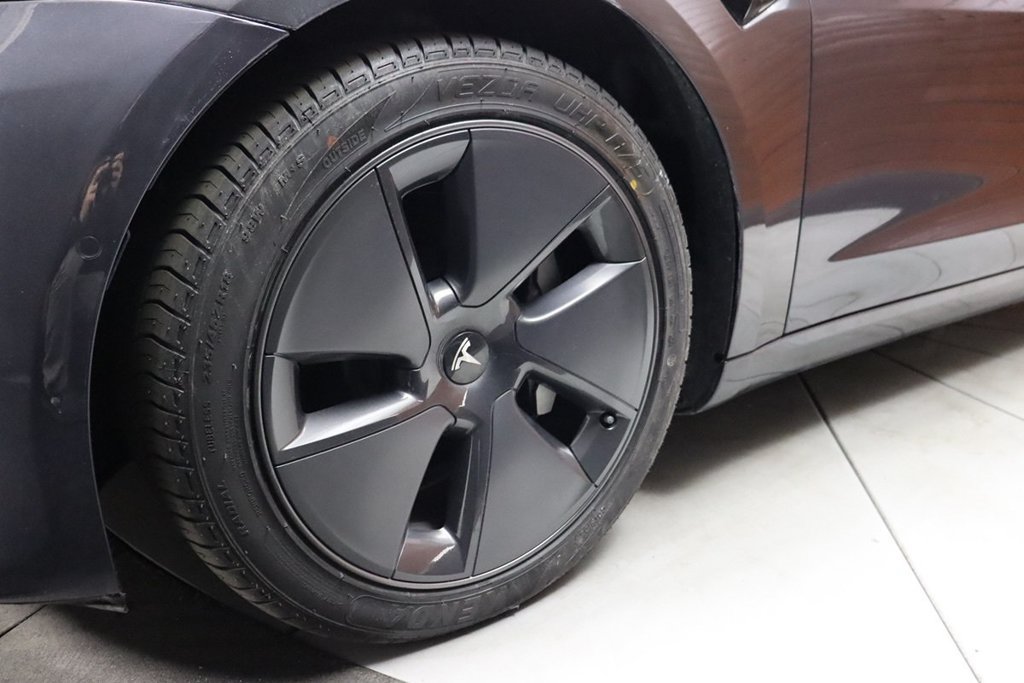 Used 2023 Tesla Model 3 Standard Range RWD image 5