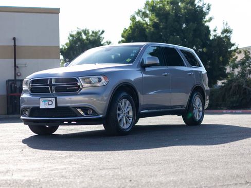 Used 2020 Dodge Durango SXT w/ 3rd Row Seating Group image 3