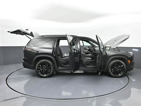 Used 2024 Chevrolet Traverse LT w/ Enhanced Driving Package FWD image 54