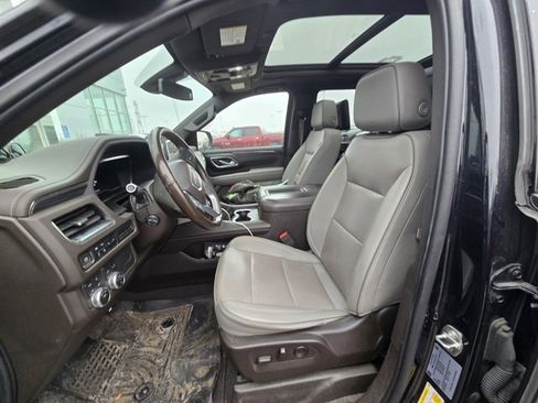 Used 2022 GMC Yukon SLT w/ SLT Premium Package image 11