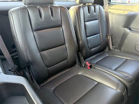 Used 2013 Ford Explorer XLT image 13