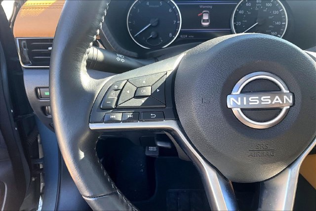 Used 2025 Nissan Sentra SV w/ SV Premium Package FWD image 11