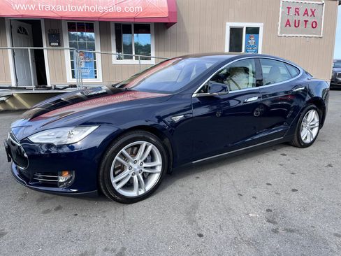 Used 2014 Tesla Model S P85 image 3