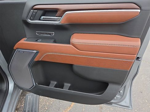 Used 2025 GMC Sierra 1500 Denali Ultimate image 14