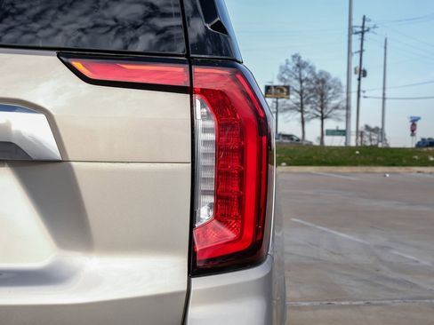 Used 2021 GMC Yukon XL Denali image 55