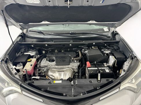 Used 2018 Toyota RAV4 LE image 30