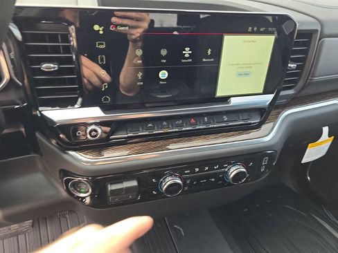 New 2026 GMC Sierra 1500 SLE image 22