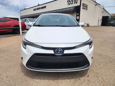Used 2024 Toyota Corolla LE FWD image 8