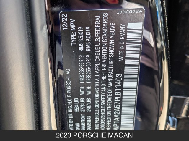 Used 2023 Porsche Macan AWD/4WD image 32