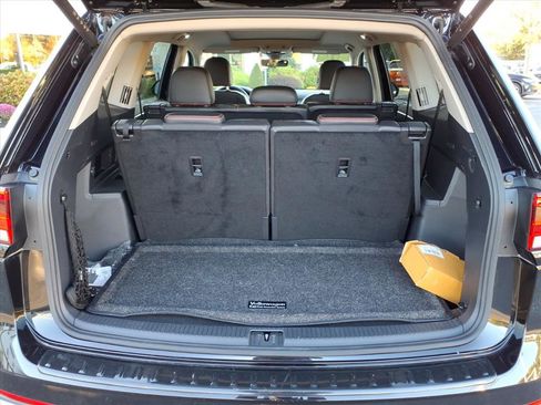 Certified 2024 Volkswagen Atlas Peak Edition SEL image 11