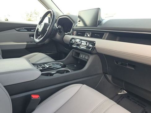 Used 2024 Honda Pilot Touring image 25
