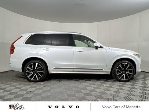 Used 2024 Volvo XC90 B6 Plus image 9