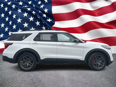 Certified 2025 Ford Explorer ST-Line w/ ST-Line Street Pack AWD/4WD image 7