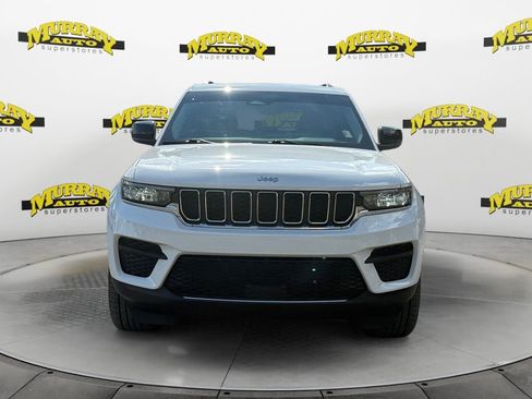 Used 2023 Jeep Grand Cherokee Laredo image 8